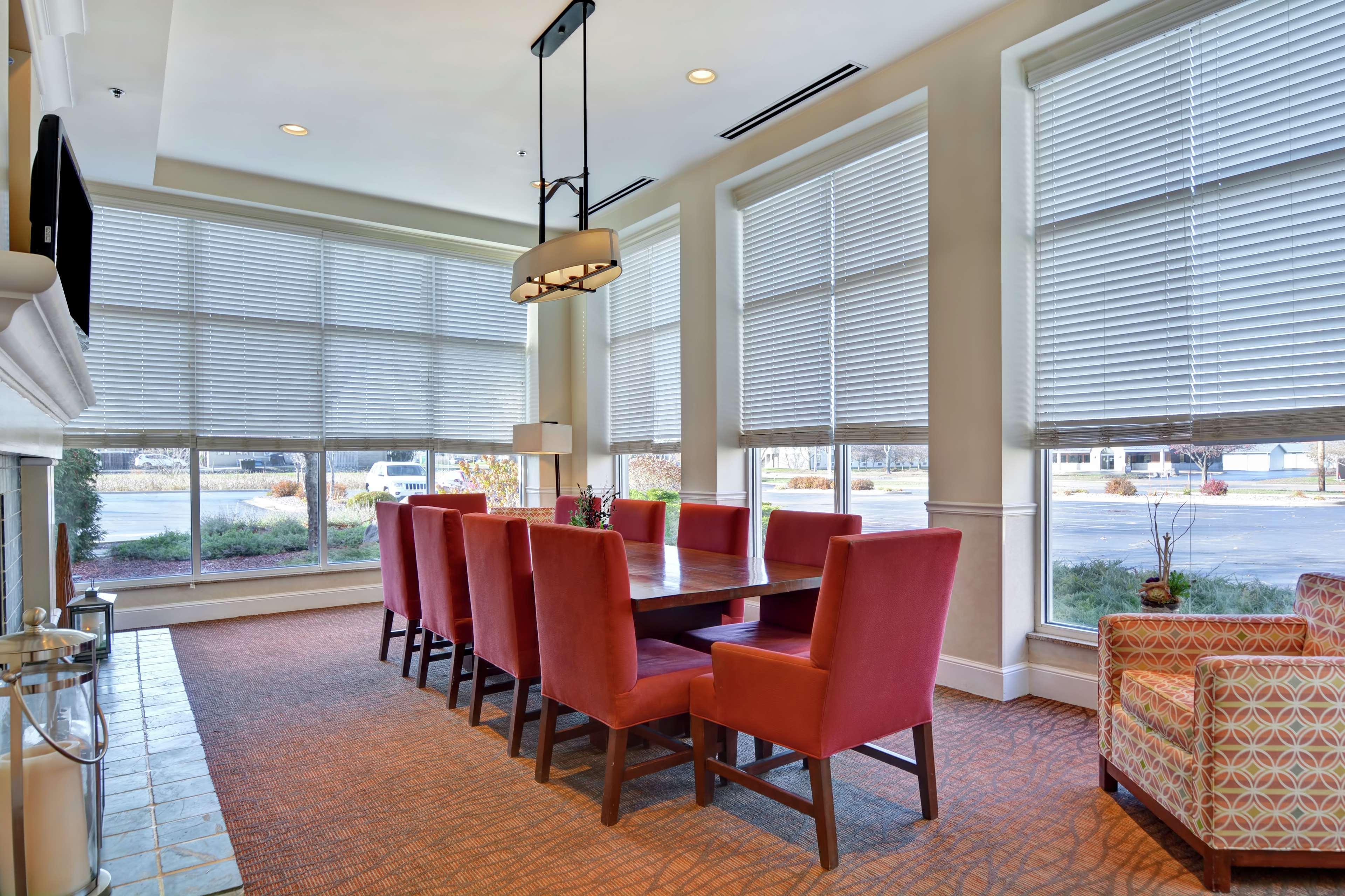 Hilton Garden Inn Oshkosh Exterior photo