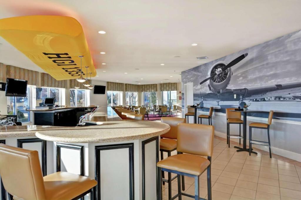 Hilton Garden Inn Oshkosh Exterior photo